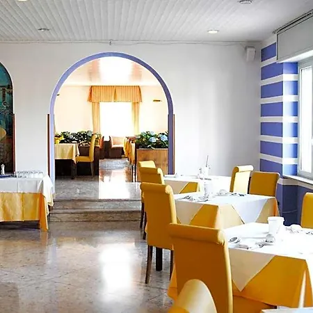 Benacus Hotel 3*
