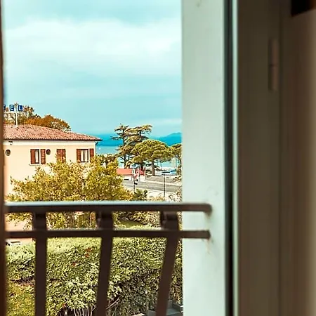 Benacus 3* Λατζίζε